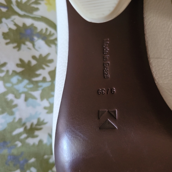 MERCEDES CASTILLO White Pumps - Picture 8 of 8